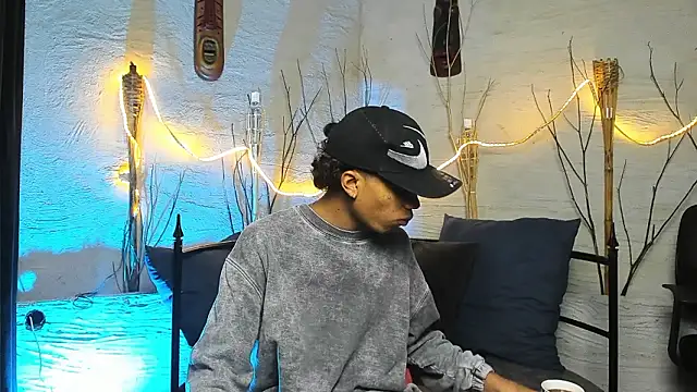 Snapshot of AlanCutee chatting on February 2026 12:35:01 PM AlanCutee online show from February 2026 12:35:01 PM