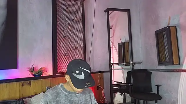 Snapshot of AlanCutee chatting on February 2026 12:49:01 PM AlanCutee online show from February 2026 12:49:01 PM