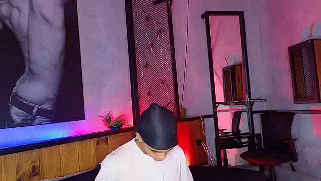 Snapshot of AlanCutee chatting on February 2026 12:16:02 PM AlanCutee online show from February 2026 12:16:02 PM