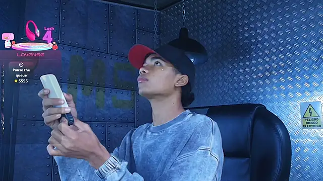 AlanCutee online show from October 2025 11:20:02 AM