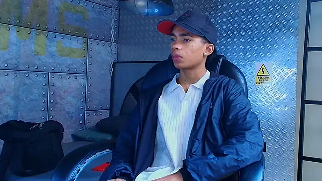 AlanCutee online show from October 2025 12:35:02 PM