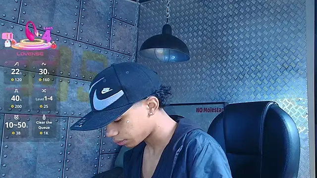 AlanCutee online show from October 2025 12:26:01 PM