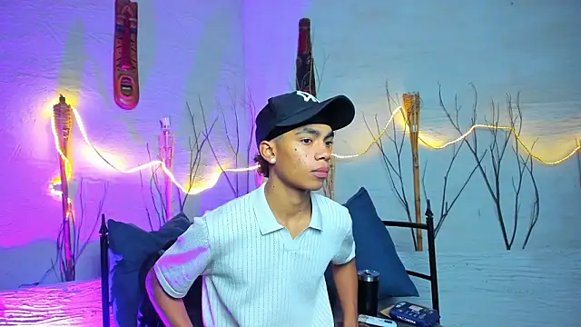 Snapshot of AlanCutee chatting on February 2026 11:54:01 AM AlanCutee online show from February 2026 11:54:01 AM