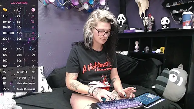 oddywithabody online show from November 2025 06:13:02 AM