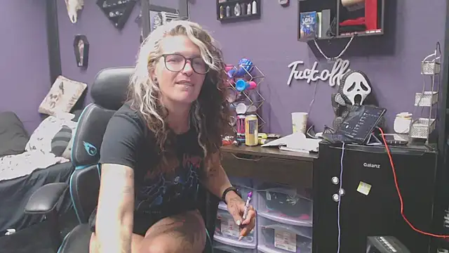 oddywithabody online show from October 2025 07:10:02 AM