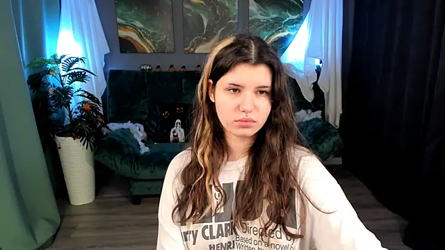 Snapshot of AnoraDark chatting on November 2025 01:25:01 PM AnoraDark online show from November 2025 01:25:01 PM