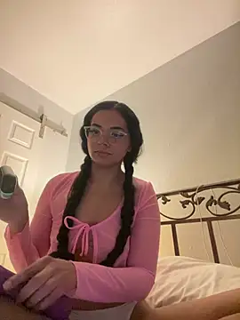 Snapshot of vixxnovalee chatting on February 2026 08:54:02 AM vixxnovalee online show from February 2026 08:54:02 AM