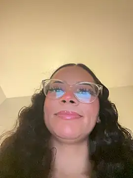 Snapshot of vixxnovalee chatting on March 2026 06:35:01 AM vixxnovalee online show from March 2026 06:35:01 AM