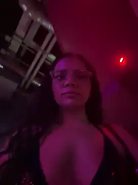 Snapshot of vixxnovalee chatting on February 2026 04:23:01 AM vixxnovalee online show from February 2026 04:23:01 AM