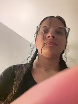 Snapshot of vixxnovalee chatting on February 2026 10:15:02 AM vixxnovalee online show from February 2026 10:15:02 AM