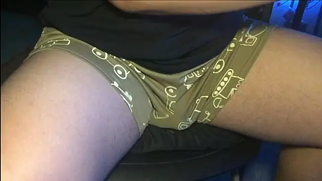 MinhTuan2002 online show from November 2025 08:19:01 PM