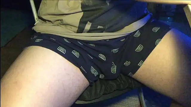 MinhTuan2002 online show from December 2025 05:34:02 PM