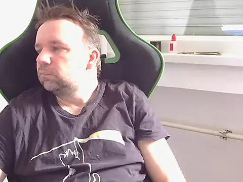 kristianss08 online show from April 2026 08:19:01 AM