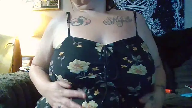 ThickkkMama420 online show from May 2026 05:57:02 PM
