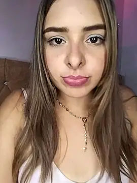 Nahomy cm online show from March 2026 08:21:01 PM