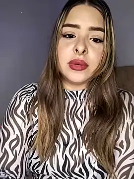 Nahomy cm online show from April 2026 08:54:01 PM