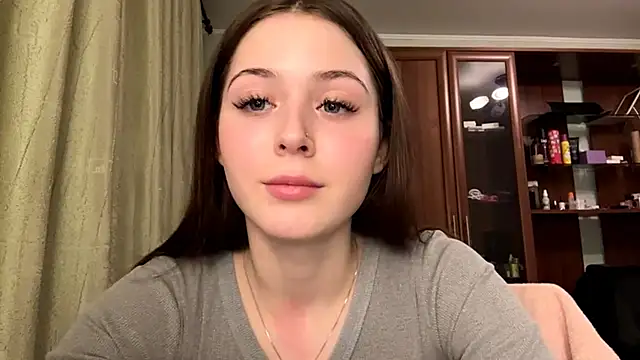 Adel strongwoman online show from March 2026 06:18:02 PM