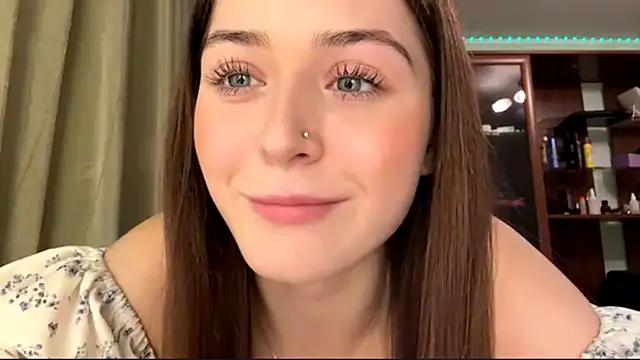 Adel strongwoman online show from December 2025 05:11:01 PM