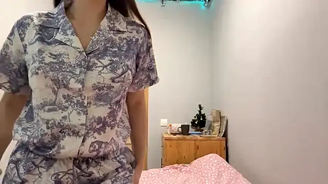 Adel strongwoman online show from January 2026 06:33:01 PM