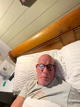 Snapshot of philefc chatting on October 2025 09:05:02 PM philefc online show from October 2025 09:05:02 PM