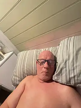 Snapshot of philefc chatting on January 2026 10:24:02 PM philefc online show from January 2026 10:24:02 PM