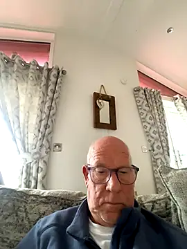 Snapshot of philefc chatting on October 2025 10:06:02 AM philefc online show from October 2025 10:06:02 AM