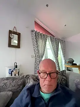 Snapshot of philefc chatting on November 2025 04:00:01 PM philefc online show from November 2025 04:00:01 PM