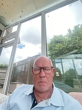 Snapshot of philefc chatting on June 2026 12:11:01 PM philefc online show from June 2026 12:11:01 PM