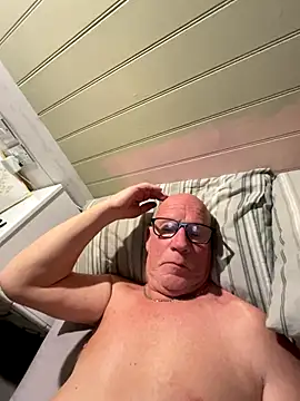 Snapshot of philefc chatting on January 2026 09:42:02 PM philefc online show from January 2026 09:42:02 PM