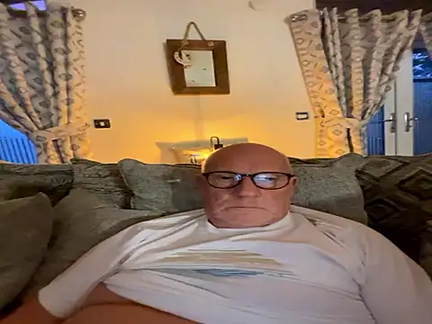 Snapshot of philefc chatting on November 2025 04:34:02 PM philefc online show from November 2025 04:34:02 PM