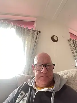 Snapshot of philefc chatting on February 2026 12:17:02 PM philefc online show from February 2026 12:17:02 PM