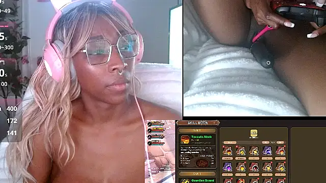 Snapshot of alys_at_college chatting on March 2026 12:25:01 AM alys at college online show from March 2026 12:25:01 AM