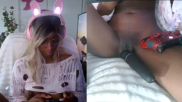 Snapshot of alys_at_college chatting on March 2026 12:49:01 PM alys at college online show from March 2026 12:49:01 PM