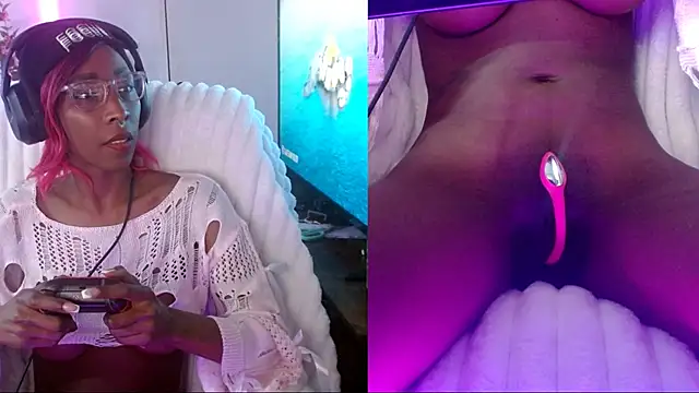 Snapshot of alys_at_college chatting on February 2026 02:28:01 PM alys at college online show from February 2026 02:28:01 PM