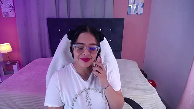 Sofia leving online show from October 2025 01:07:02 AM