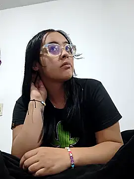Sofia leving online show from September 2025 02:07:01 AM