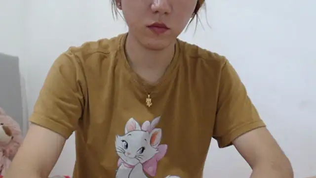 Dolly Peach  online show from February 2026 07:03:01 PM