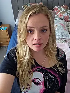 Snapshot of Bridgette03 chatting on October 2025 02:32:01 AM Bridgette03 online show from October 2025 02:32:01 AM