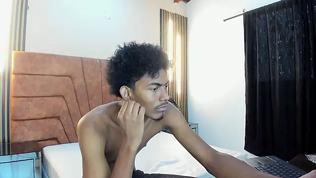 Snapshot of FYKMOR_1 chatting on December 2025 07:48:01 PM FYKMOR 1 online show from December 2025 07:48:01 PM