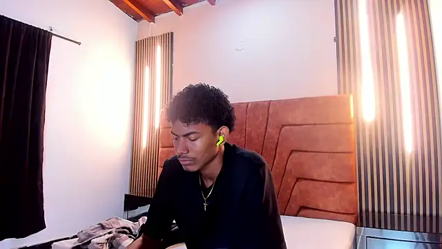 FYKMOR 1 online show from October 2025 03:59:02 AM