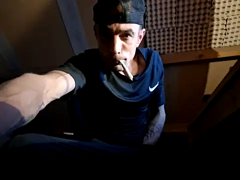 kompiee online show from October 2025 10:35:02 PM