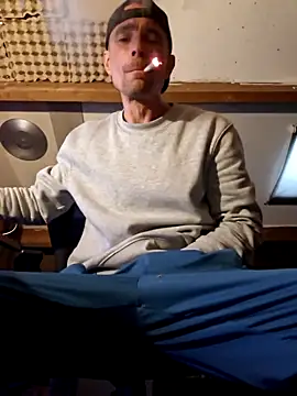 kompiee online show from November 2025 07:45:01 AM