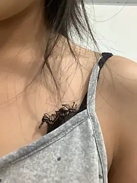    Lily    online show from April 2026 07:48:02 AM