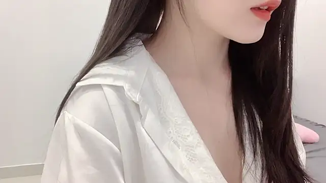 Snapshot of ___Lily___ chatting on May 2026 04:43:02 PM Lily online show from May 2026 04:43:02 PM