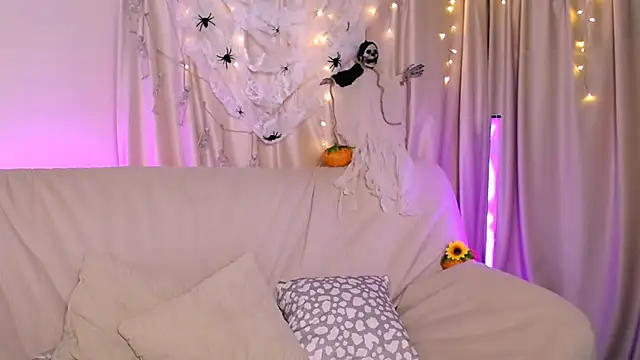 Snapshot of BagiraBella chatting on October 2025 11:18:01 AM BagiraBella online show from October 2025 11:18:01 AM