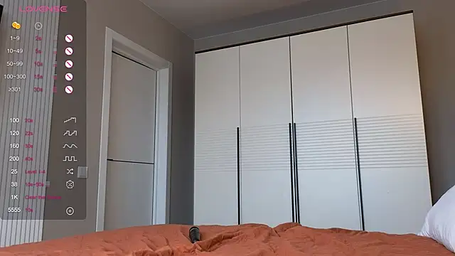 brightrays    online show from March 2026 02:37:02 AM