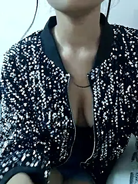 Snapshot of KARISHMA-STRIP chatting on October 2025 05:58:02 PM KARISHMA-STRIP online show from October 2025 05:58:02 PM