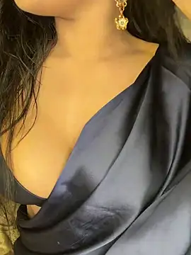 KARISHMA-STRIP online show from February 2026 09:15:01 PM