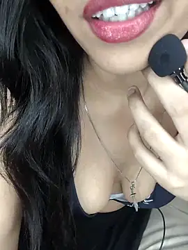 Snapshot of KARISHMA-STRIP chatting on November 2025 06:57:01 PM KARISHMA-STRIP online show from November 2025 06:57:01 PM