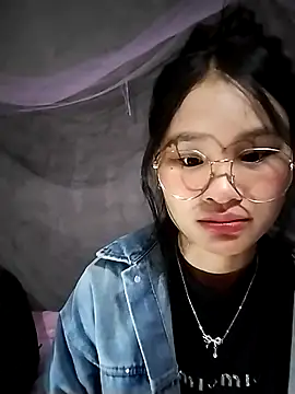 saronla 03 online show from December 2025 02:00:01 AM